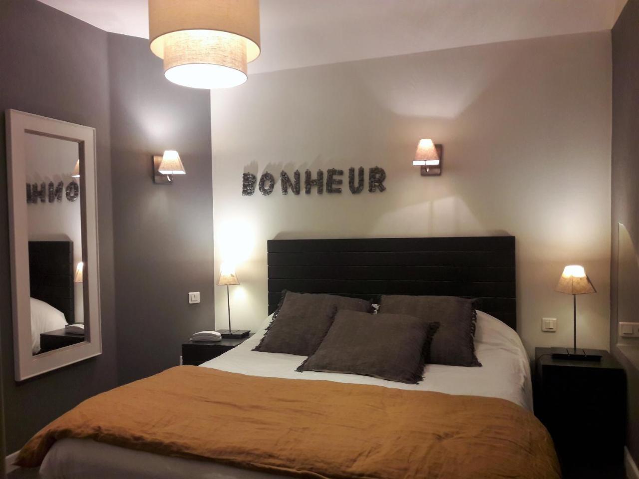 Logishotels Le Relais Du Quercy Meyssac Екстер'єр фото